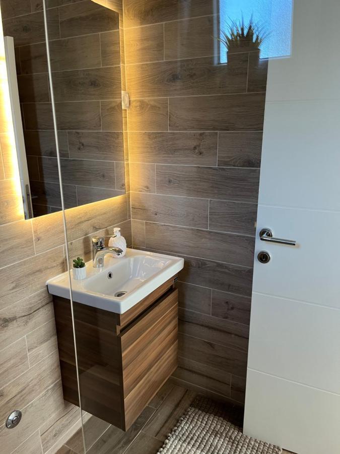 סוקו בניה Apartmani Tesla מראה חיצוני תמונה