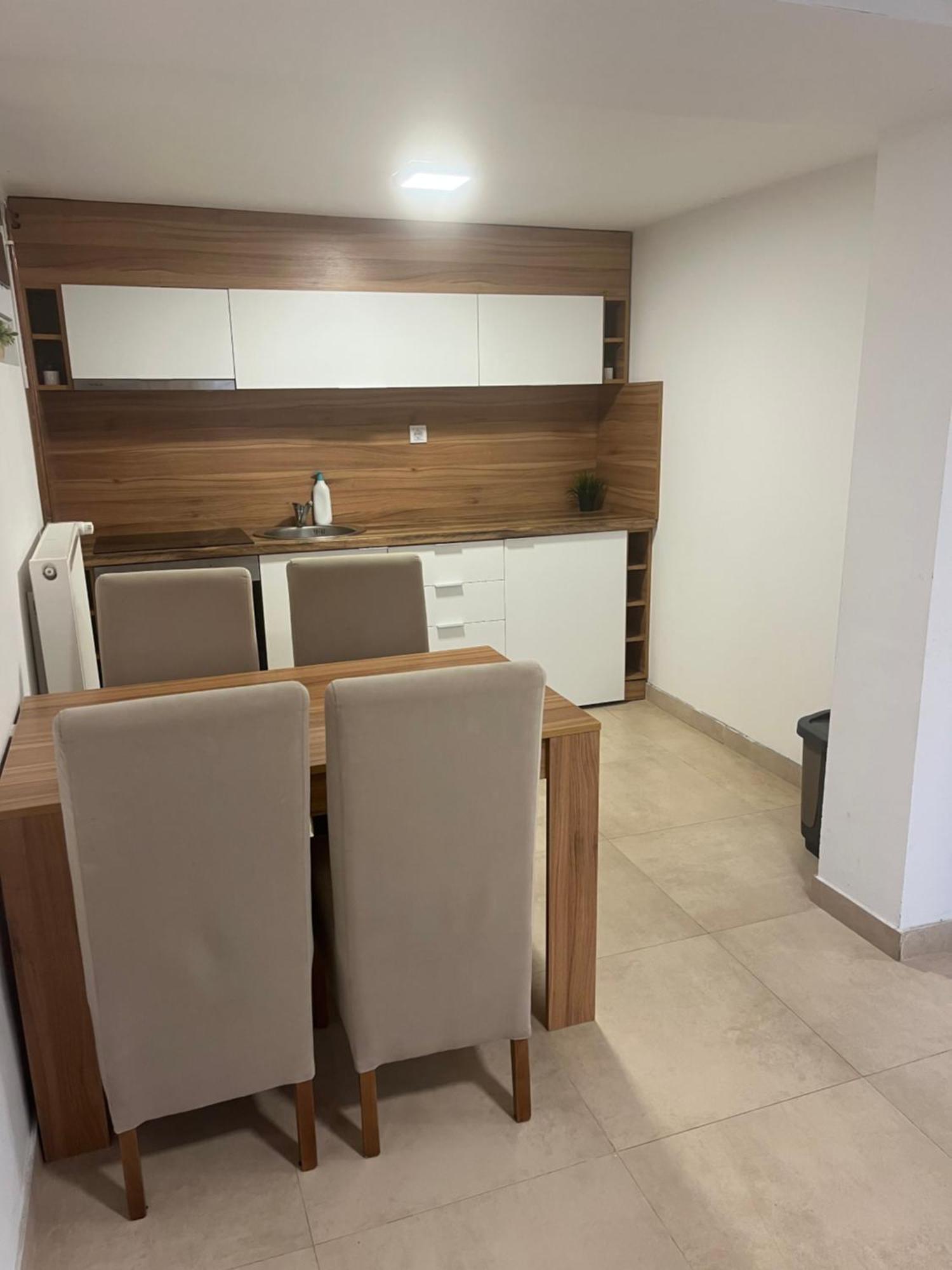 סוקו בניה Apartmani Tesla מראה חיצוני תמונה